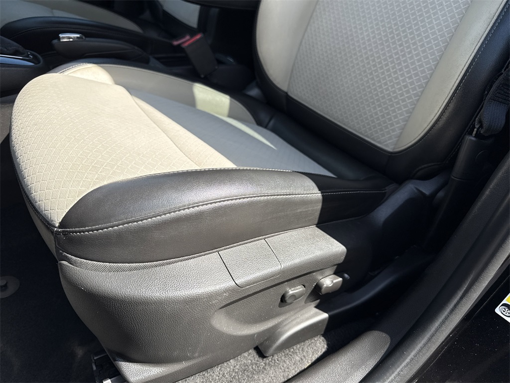 2020 Buick Encore Preferred photo 12