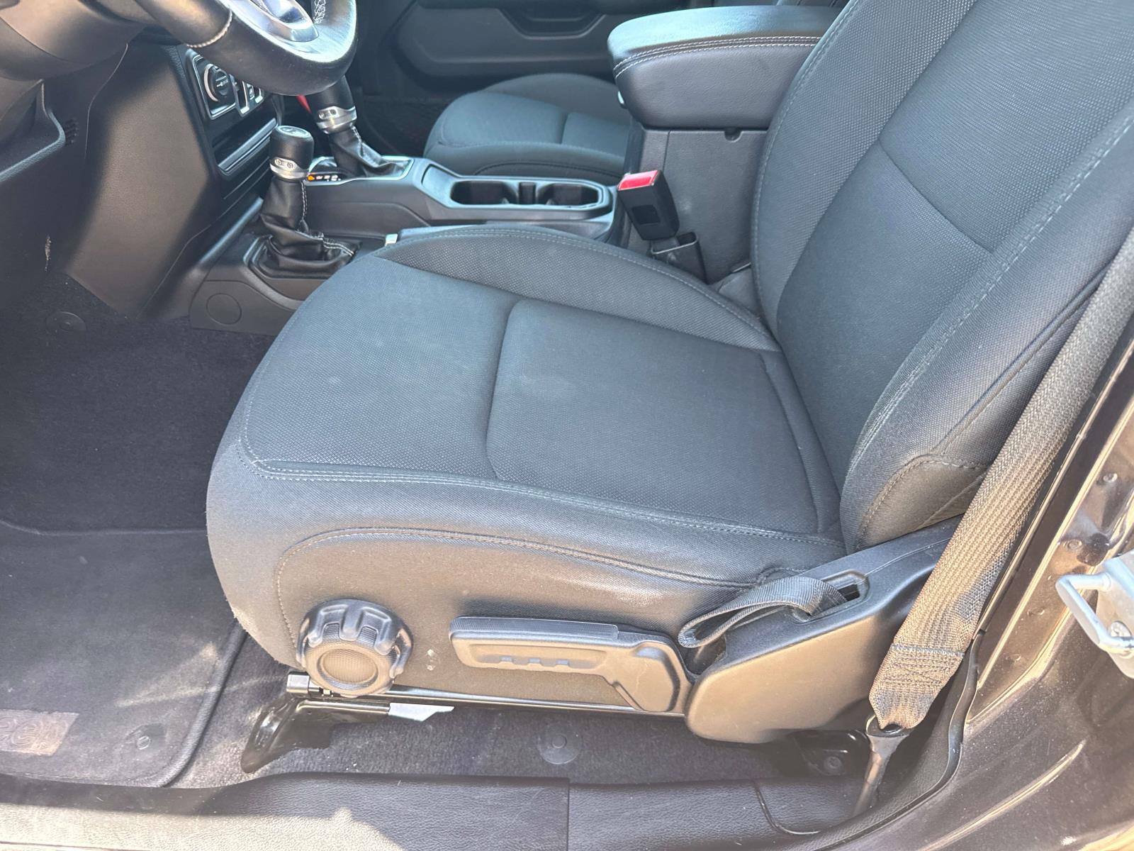 2020 Jeep Wrangler Unlimited Sahara photo 15