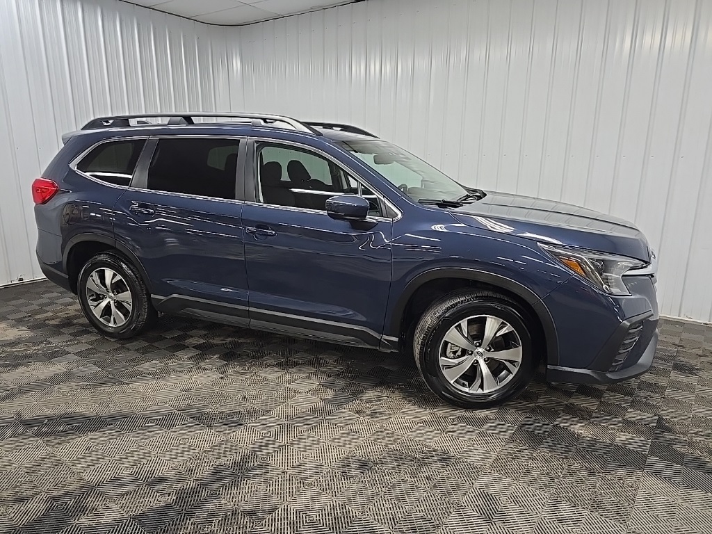 2024 Subaru Ascent Premium's photo
