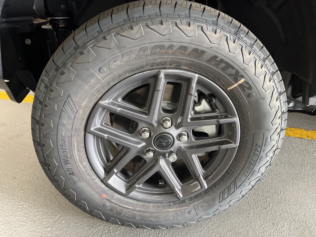 2025 Jeep Wrangler Sport S photo 4