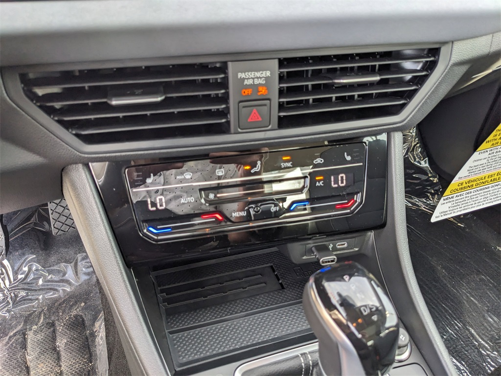 2025 Volkswagen Jetta 1.5T SE photo 22