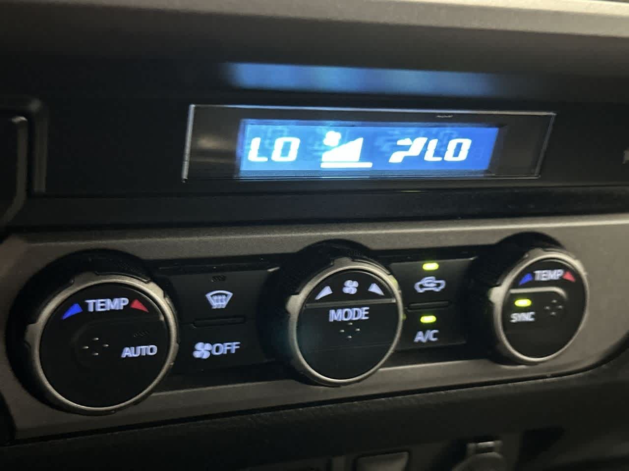 2023 Toyota Tacoma TRD photo 18