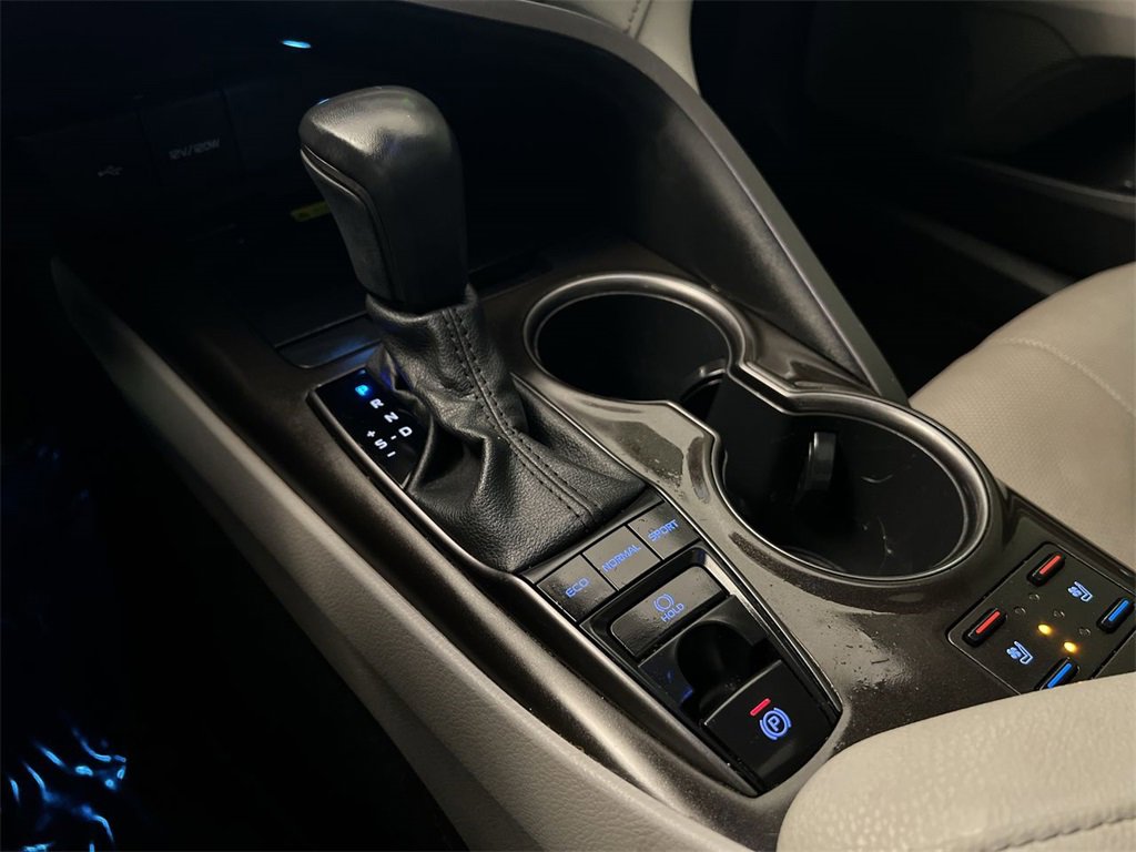 2022 Toyota Camry XSE photo 18