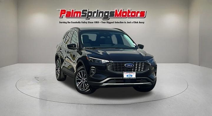 2025 Ford Escape PHEV's photo