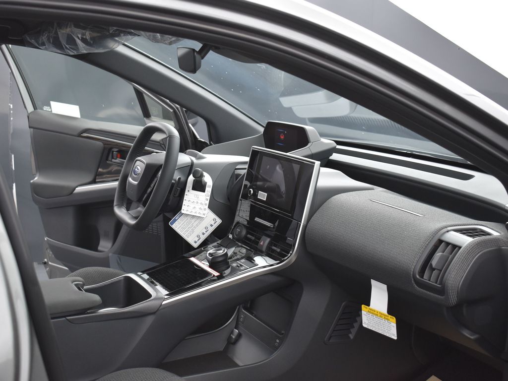 2025 Subaru Solterra Premium photo 26