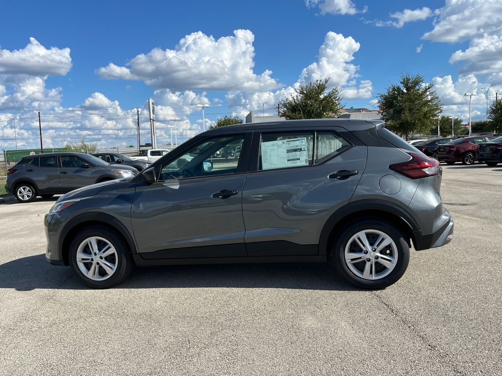 2025 Nissan Kicks Play S photo 12