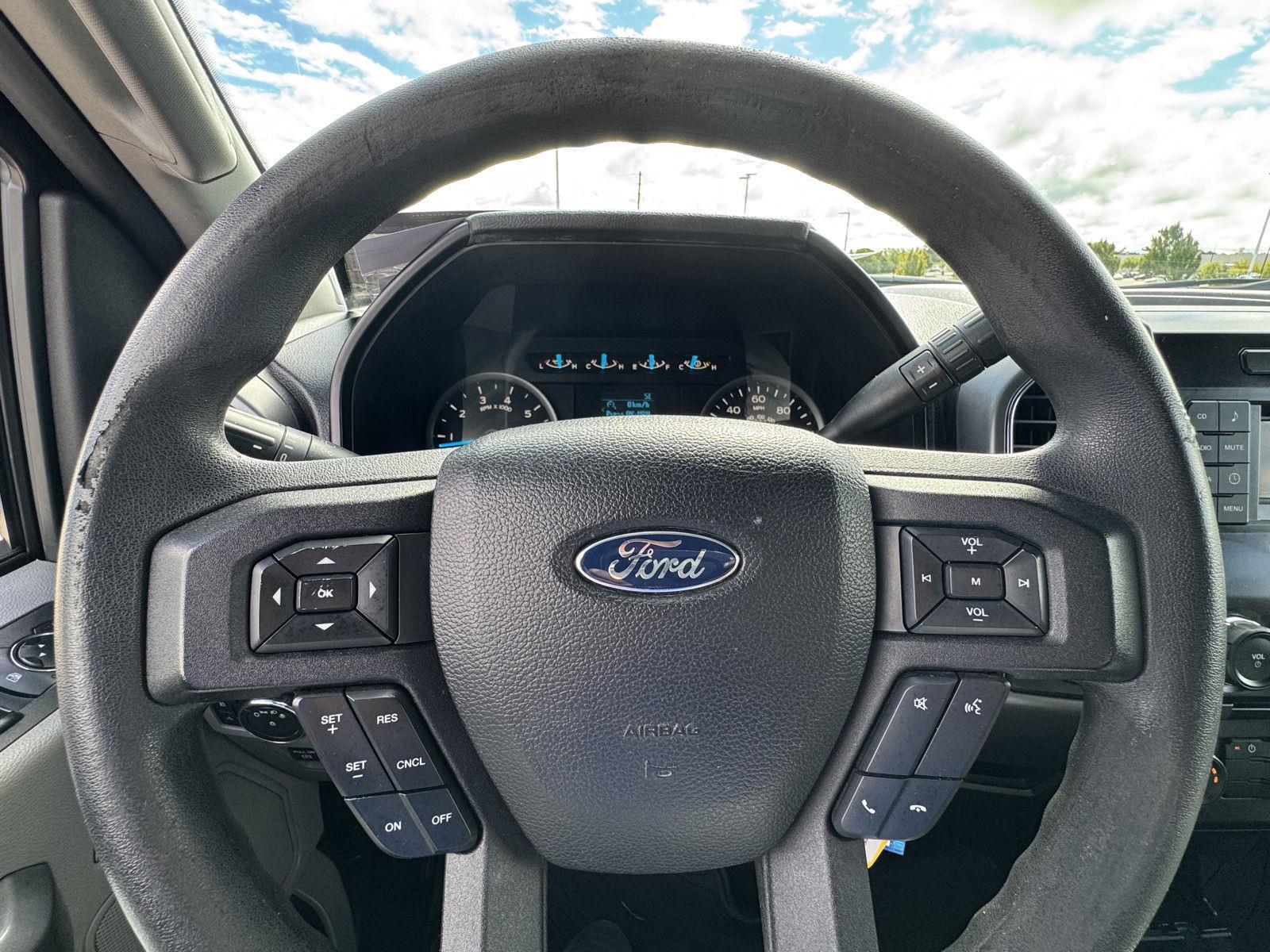 2015 Ford F-150 XLT photo 9