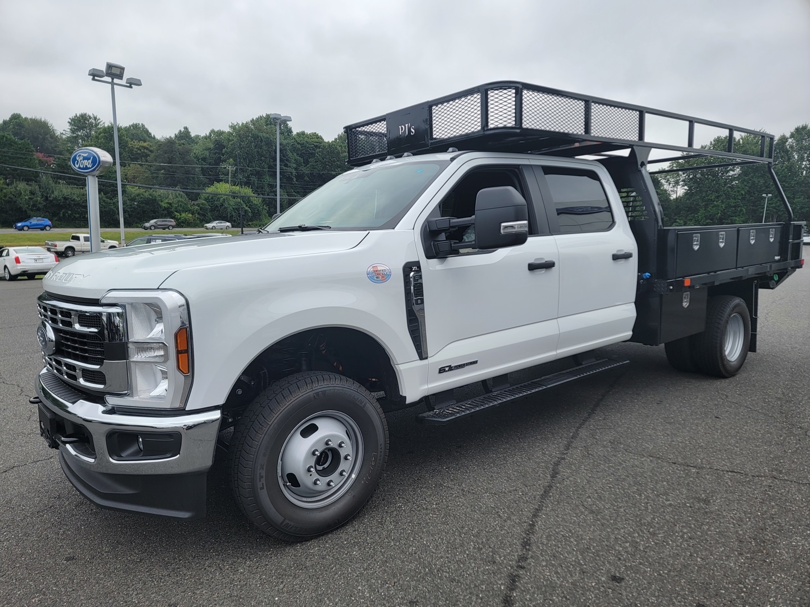 2025 Ford F-350 Super Duty Chassis Cab XL's photo