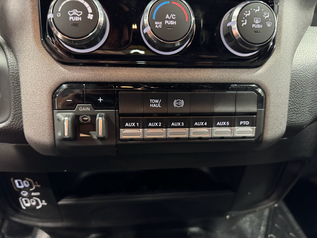 2025 Ram 4500 Tradesman photo 28