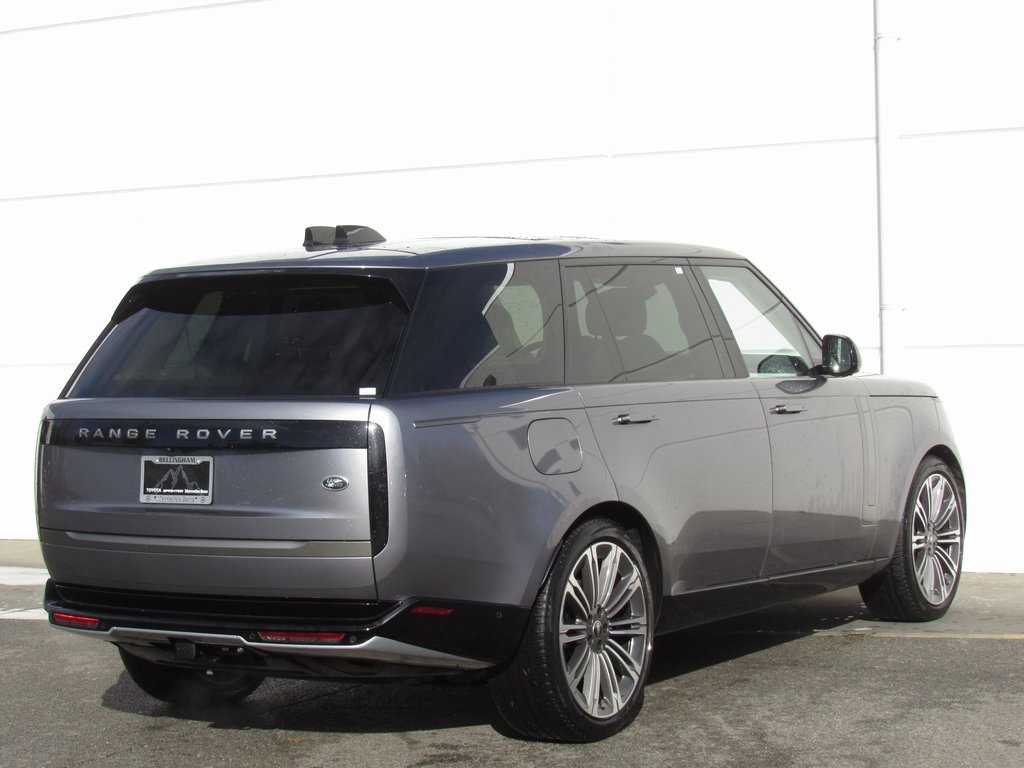 2023 Land Rover Range Rover SE photo 4