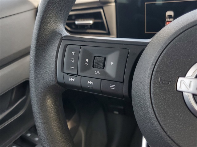 2025 Nissan Kicks S photo 17