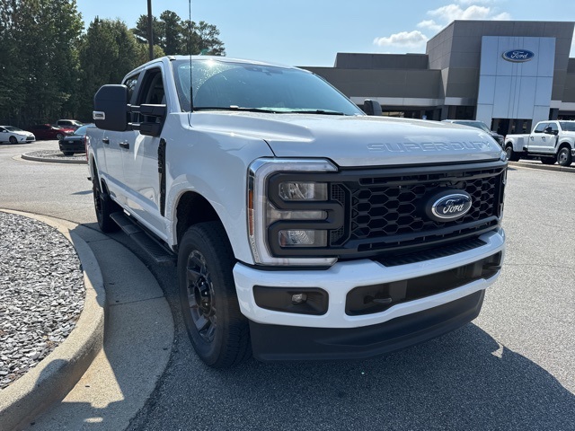 2026 Ford F-250 photo 2