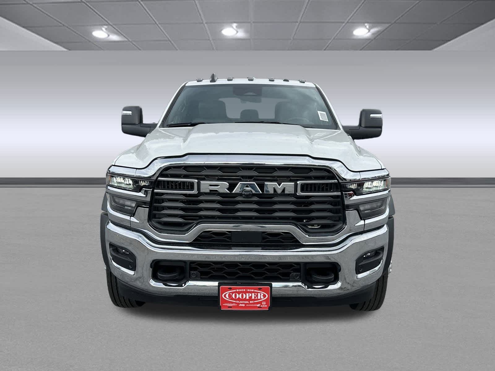 2026 Ram 5500 Tradesman photo 2