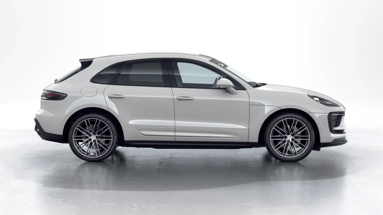 2026 Porsche Macan T photo 6
