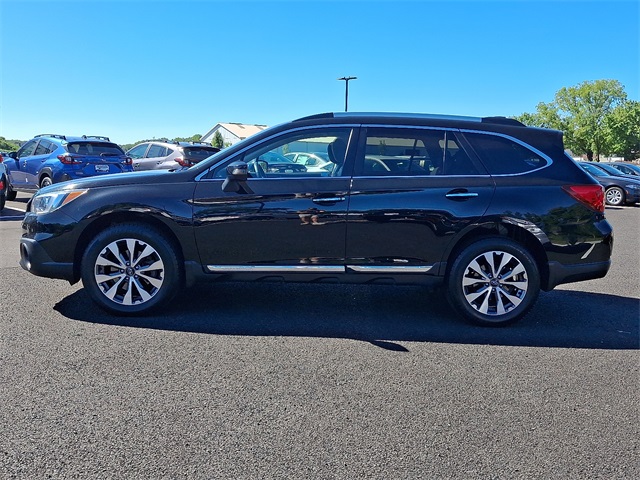 2017 Subaru Outback 2.5i Touring photo 4