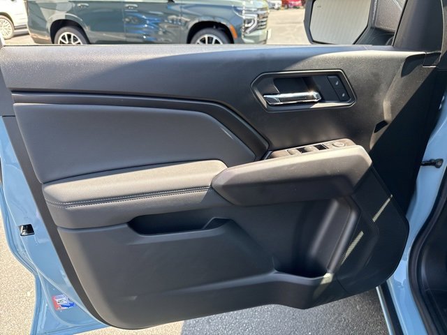 2025 Chevrolet Colorado Work Truck LT photo 4