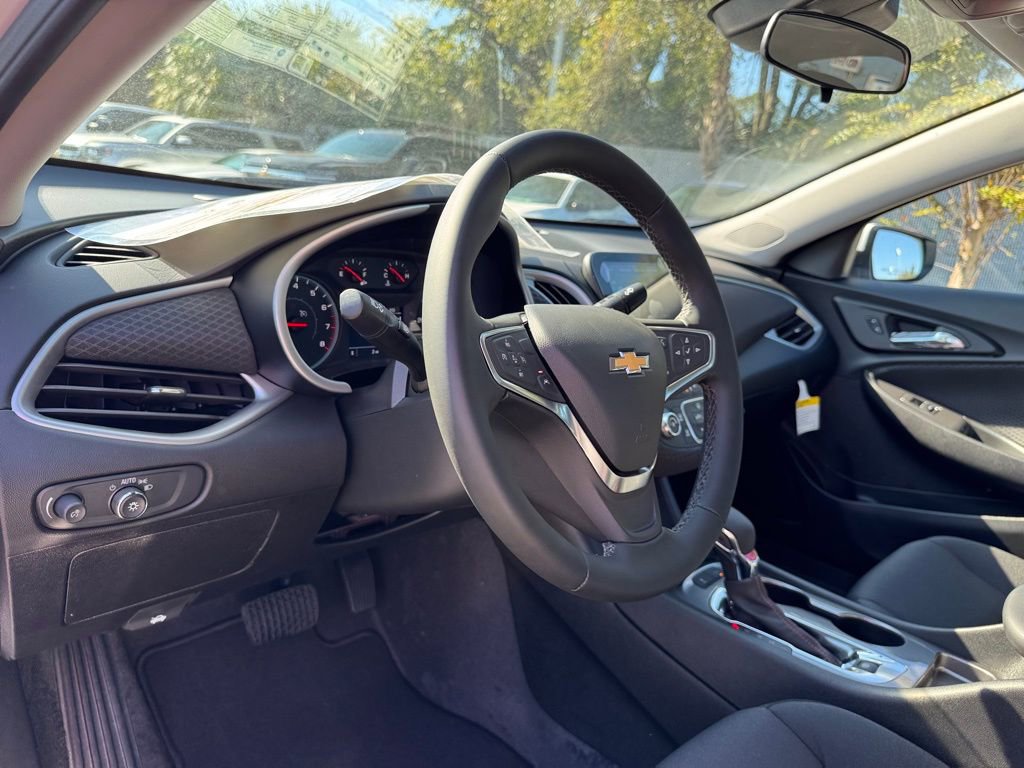2025 Chevrolet Malibu RS photo 21