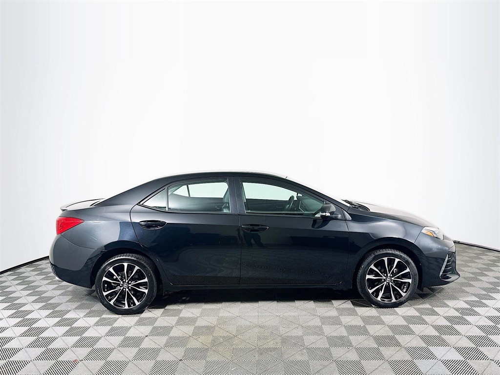 2018 Toyota Corolla SE photo 4