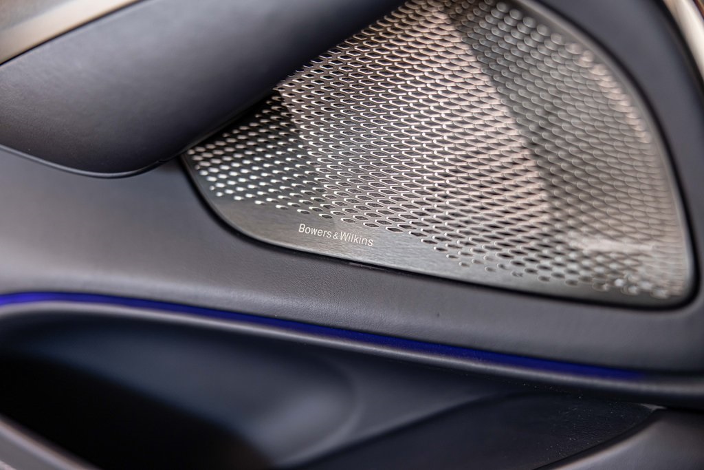 2025 ASTON MARTIN DBX - Image 32