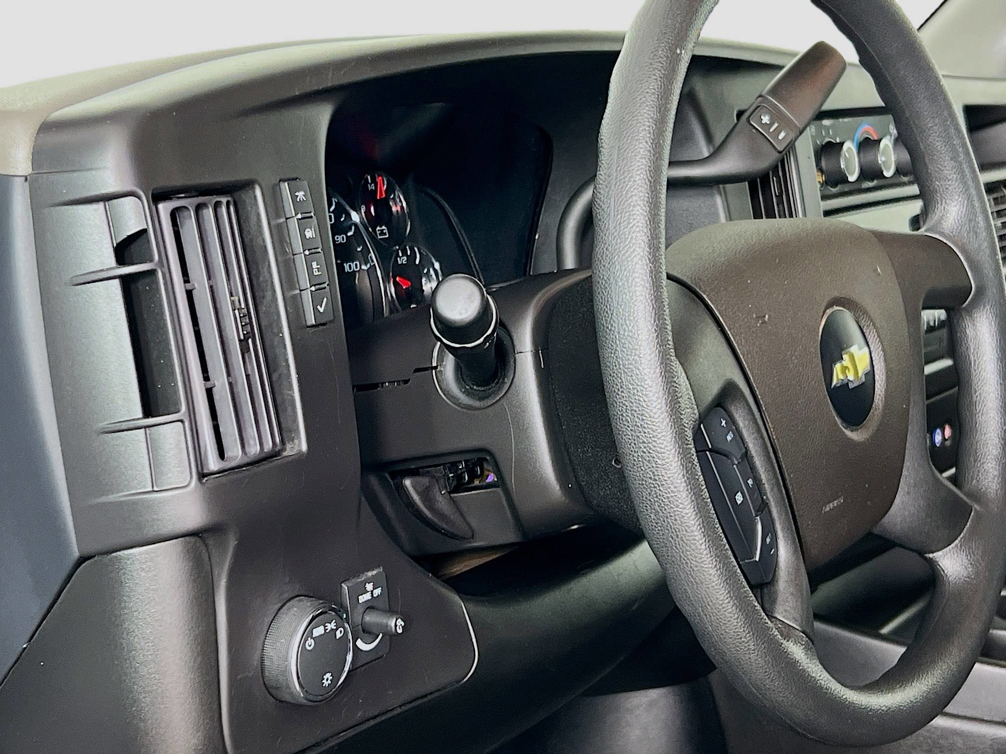 2023 Chevrolet Express 2500 Cargo photo 6