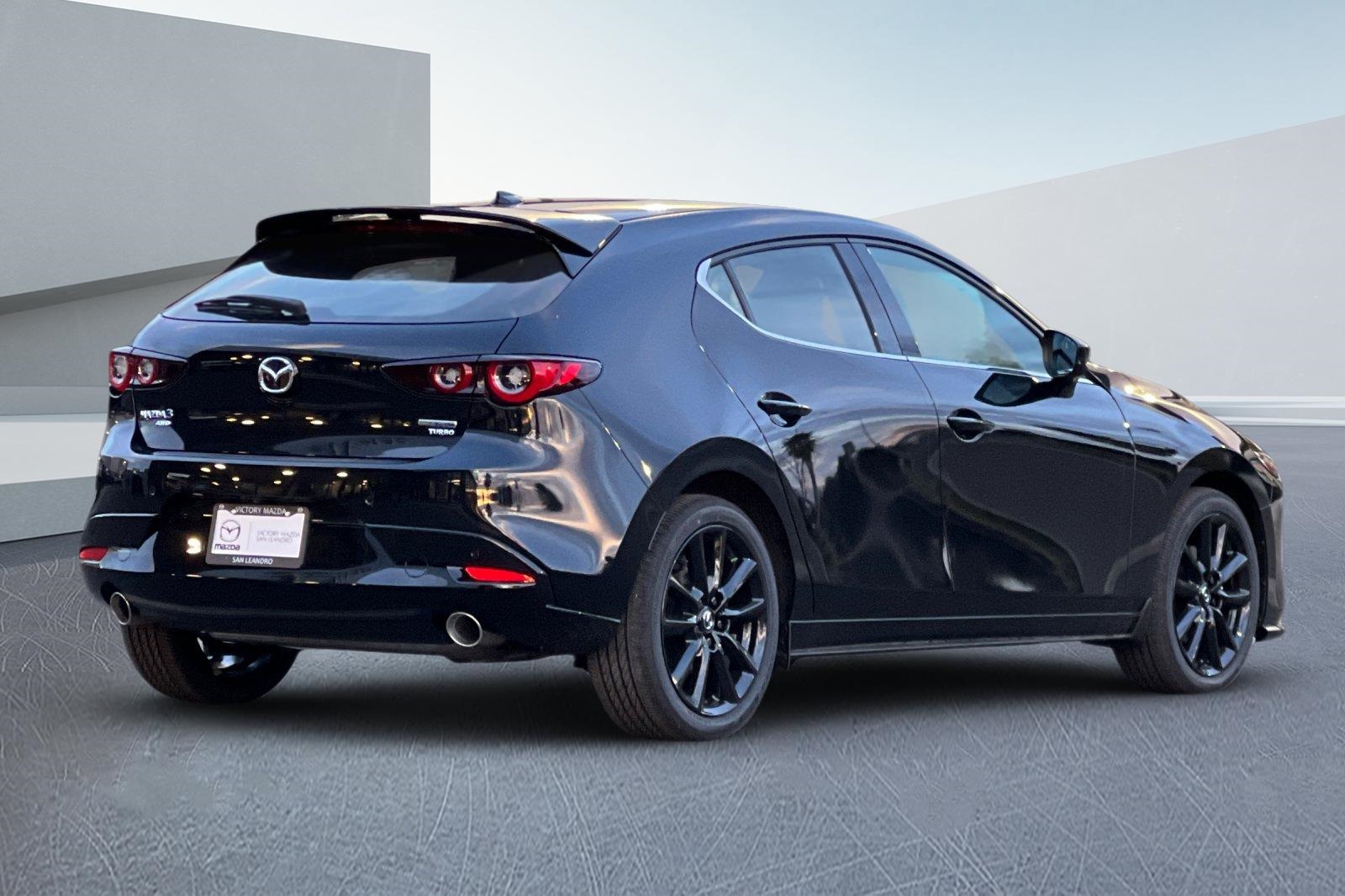 2025 Mazda Mazda3 Hatchback Premium Plus photo 3
