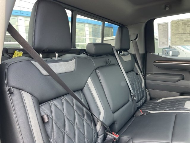 2025 Chevrolet Silverado 1500 RST photo 10