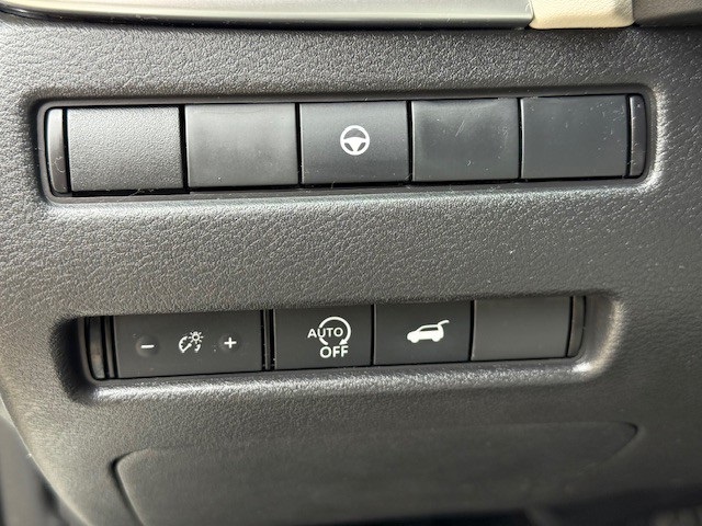 2023 Nissan Rogue SL photo 33