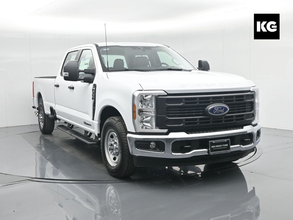 2026 Ford F-350 Super Duty XL's photo