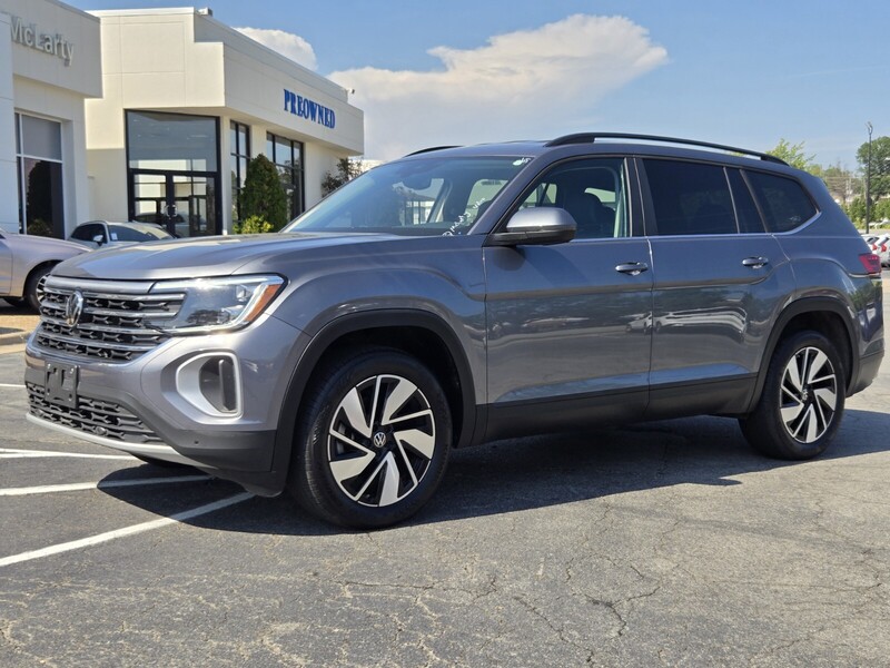 2024 Volkswagen Atlas SE Technology photo 3