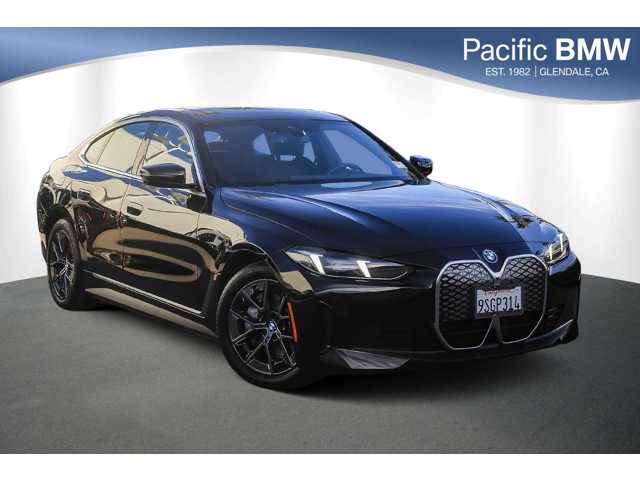 2025 BMW i4 40's photo