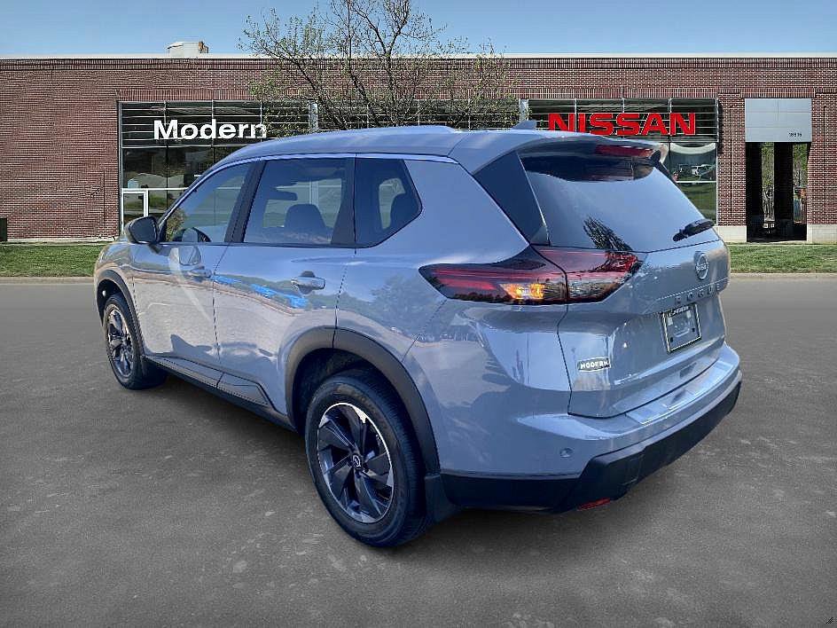 2026 Nissan Rogue SV photo 2