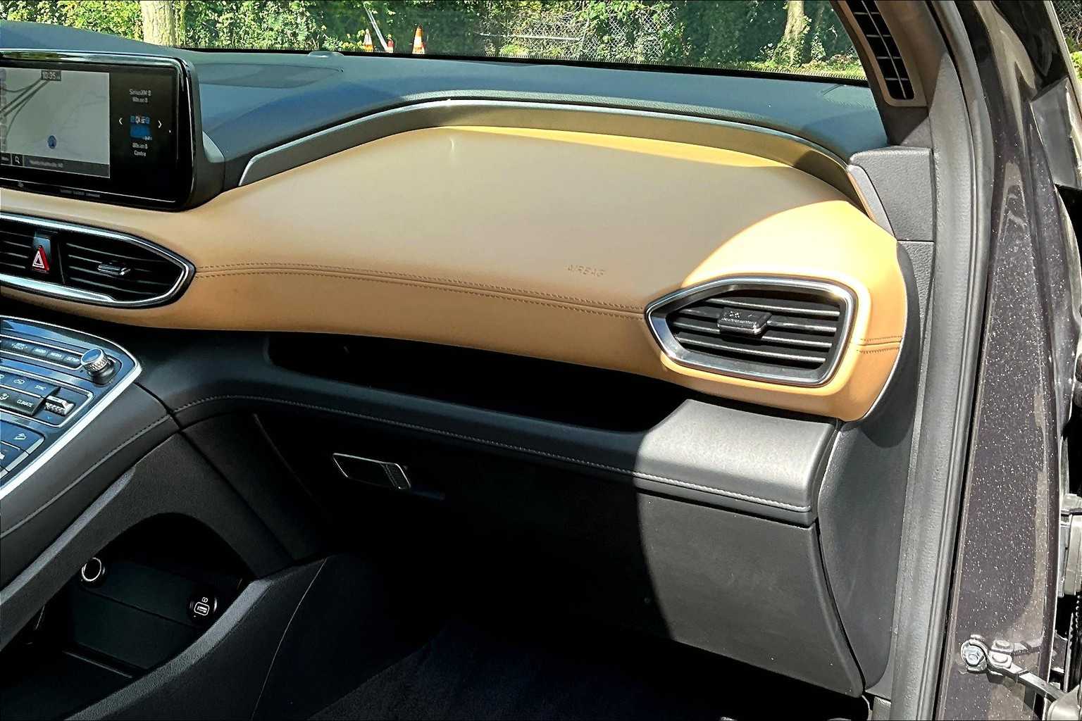 2022 Hyundai Santa Fe Calligraphy photo 18