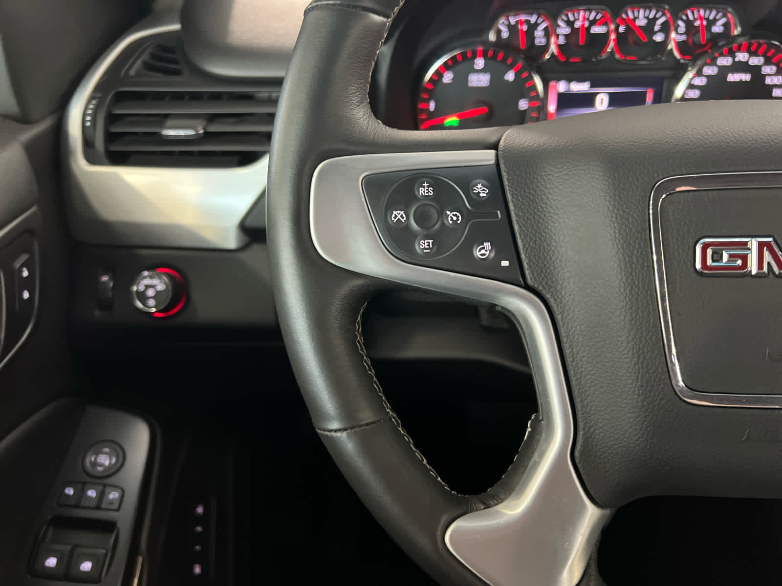 2016 Gmc Yukon XL SLT photo 16