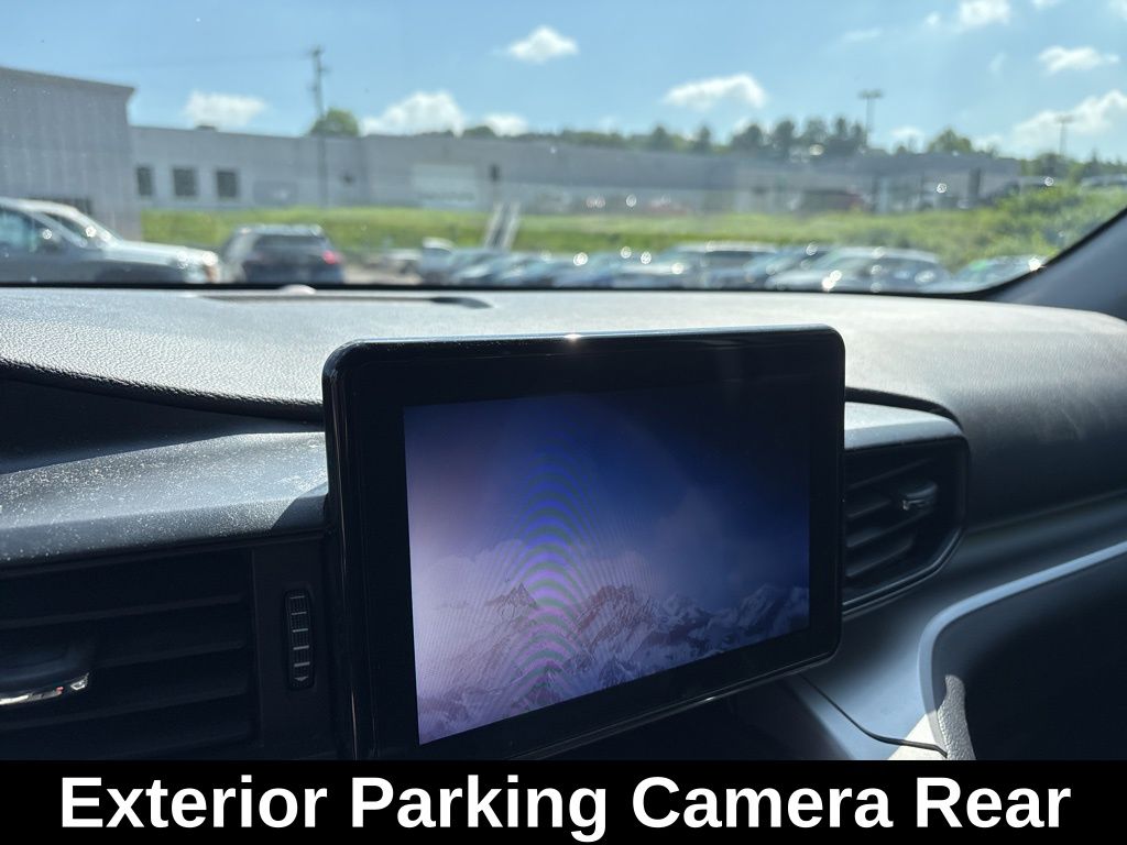 2021 Ford Explorer XLT photo 3