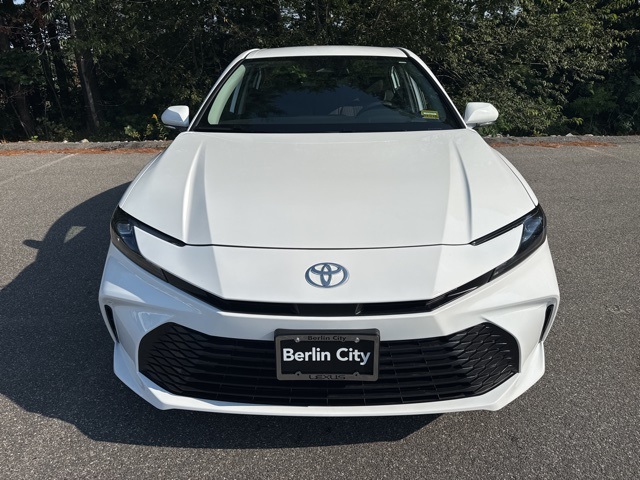 2025 Toyota Camry LE photo 8
