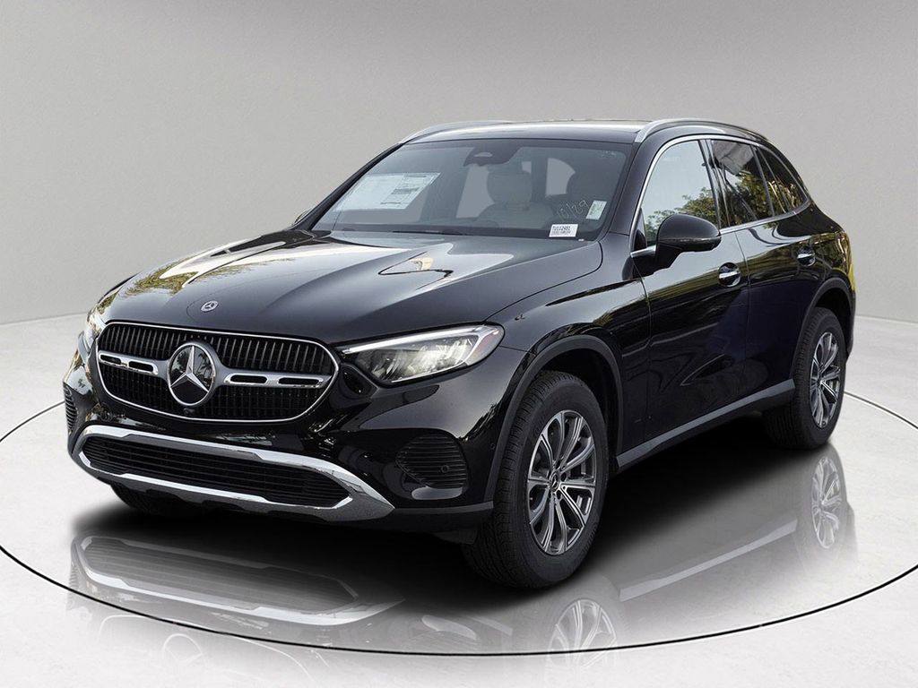 2026 Mercedes Benz GLC 300 photo 2