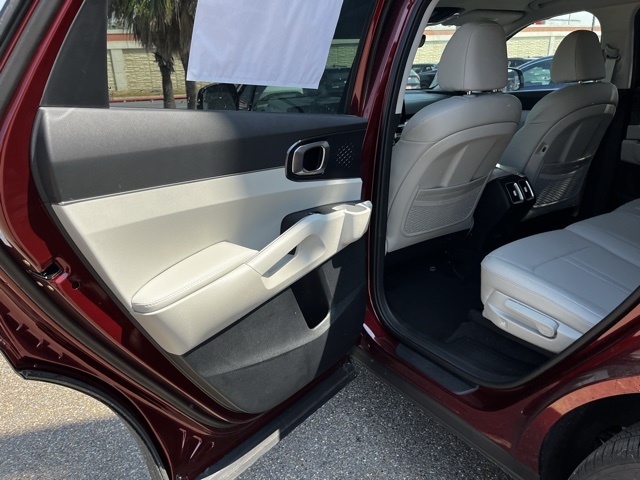 2025 Kia Sorento S photo 16