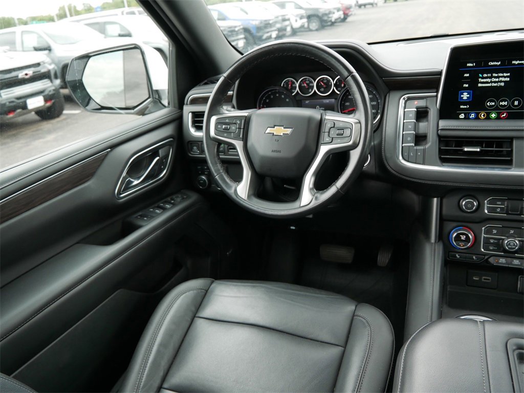 2021 Chevrolet Suburban LT photo 13