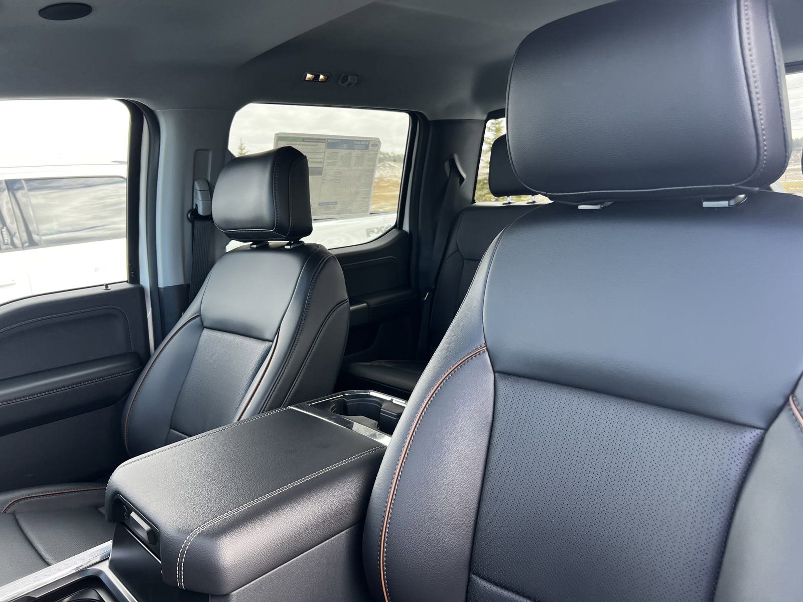 2025 Ford F-250 Lariat photo 2