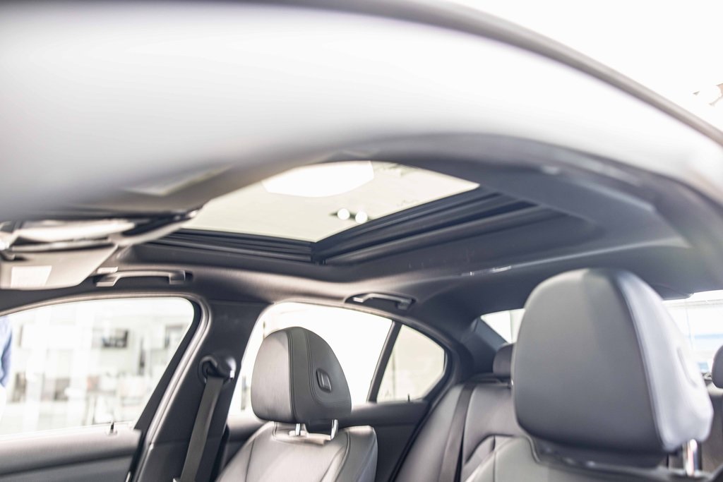 2020 BMW 330I - Image 19