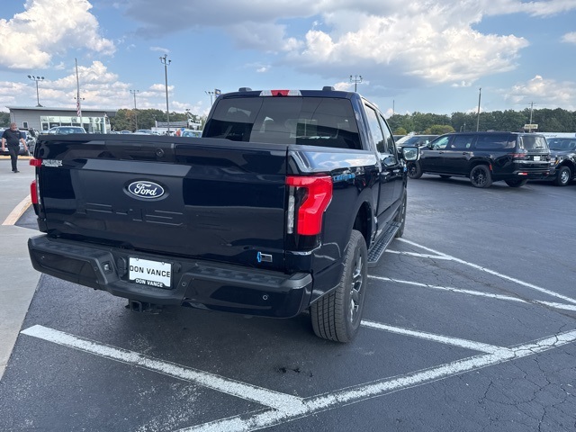 2025 Ford F-150 Lightning photo 4