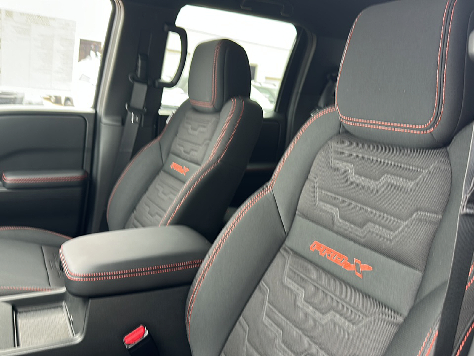 2025 Nissan Frontier PRO-X photo 5