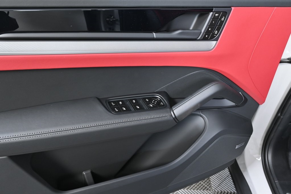 2026 Porsche Cayenne Coupe photo 6