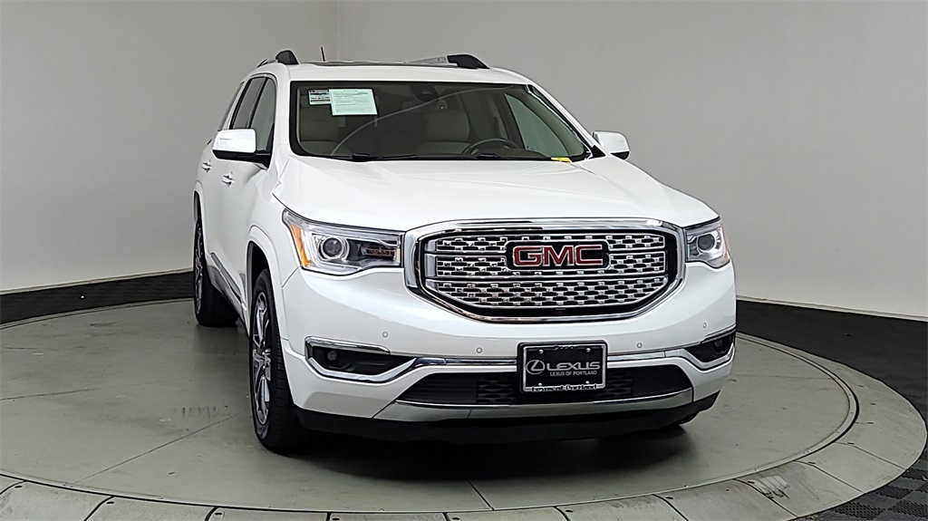 2017 Gmc Acadia Denali photo 2