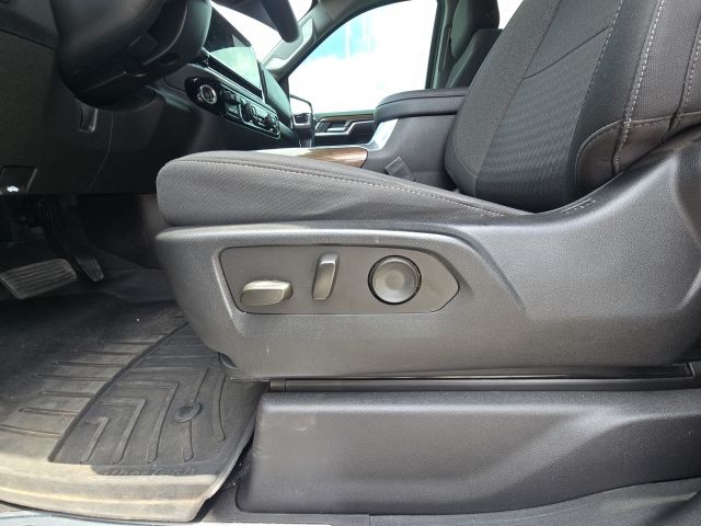 2023 Chevrolet Silverado 1500 RST photo 17
