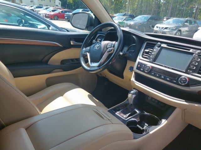 2017 Toyota Highlander Hybrid Limited photo 12