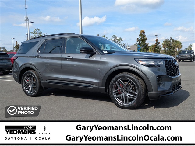 2026 Ford Explorer ST-LINE's photo