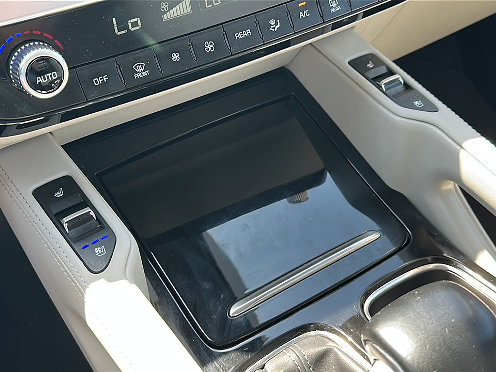 2022 Kia Telluride SX photo 3
