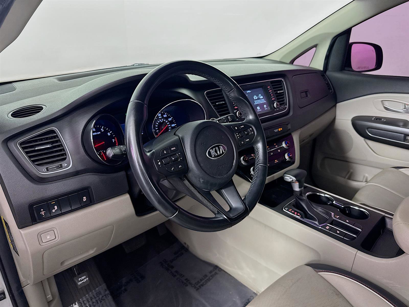 2021 Kia Sedona EX photo 9