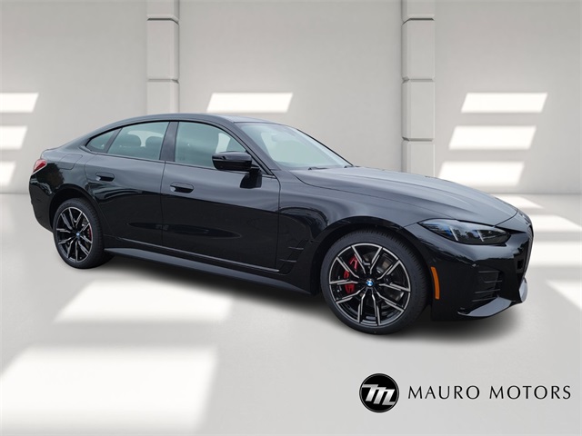 2025 BMW i4 40's photo